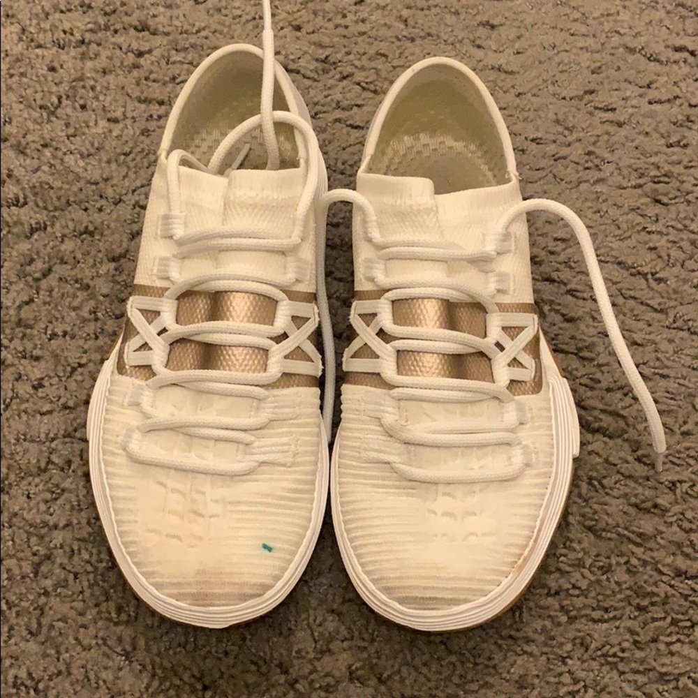 Under Armour white sneakers 👟